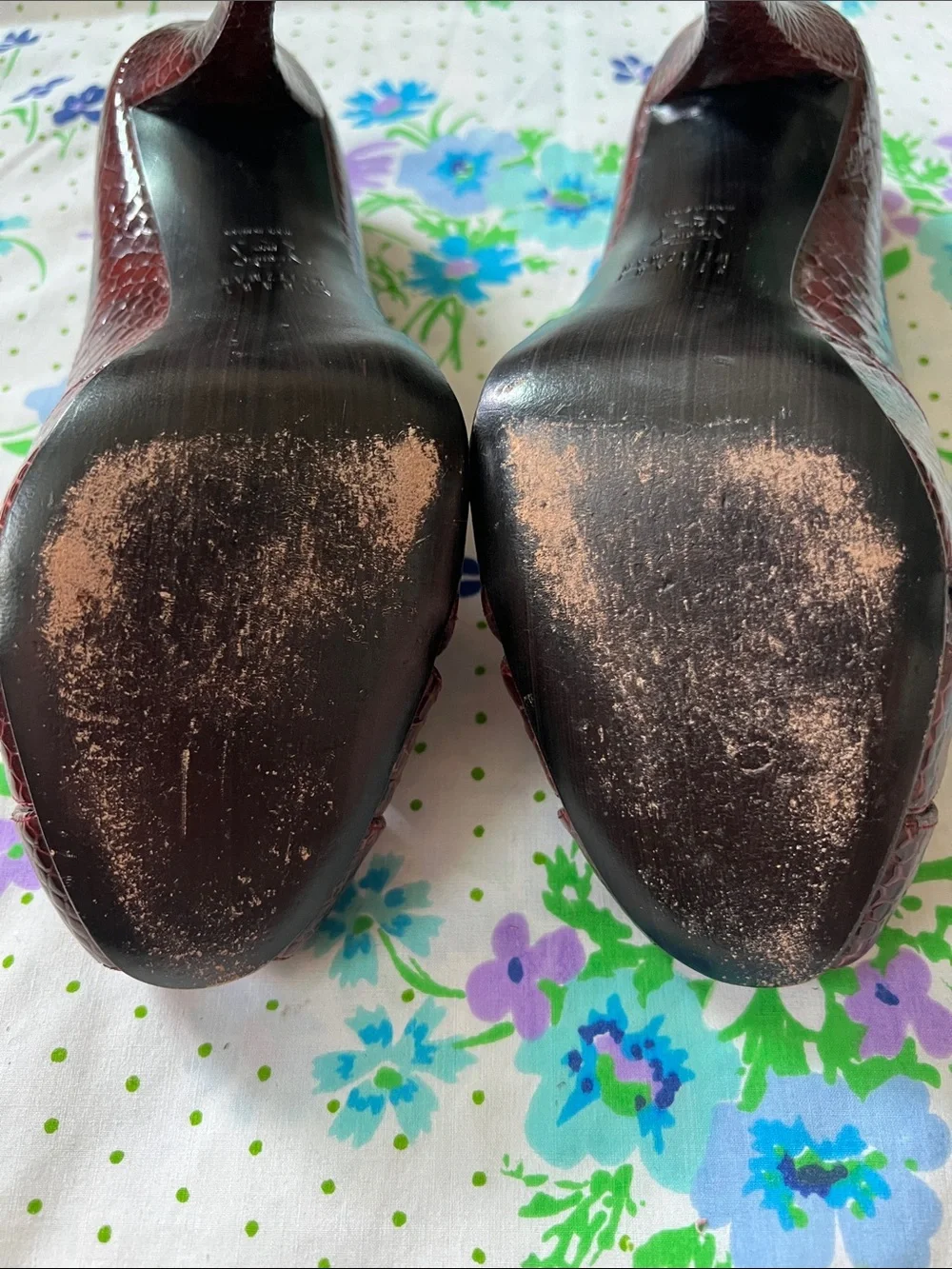 Stuart Weitzman Croc Oxblood Peep Toe Heels - 7.5 - Picture 9 of 13